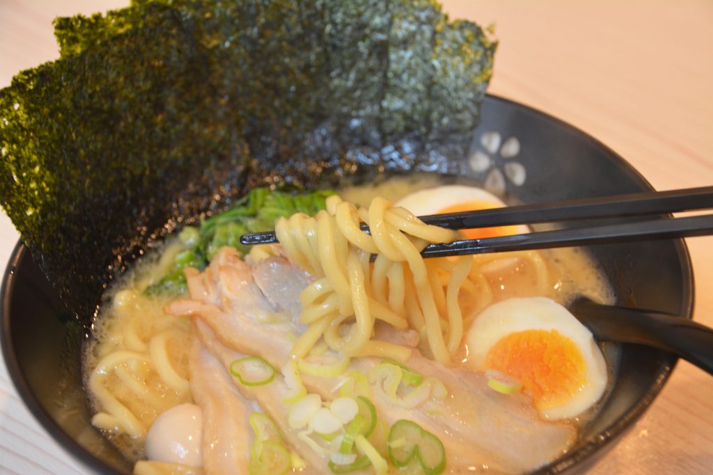 豚骨醤油ラーメン